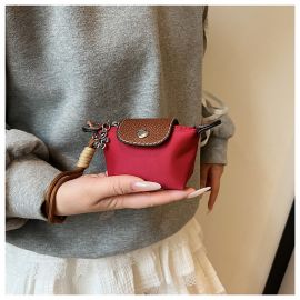 شنطه صغيره الحجم بتصميم عصري