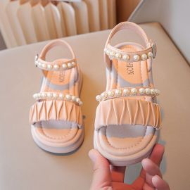 حذاء بناتي مزين بلؤلؤ   