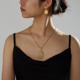 طقم نسائي ناعم للنساء