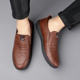 أحذية جلدية مسطحة ذات نعل ناعم مانعة للإنزلاق للرجال