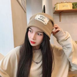 قبعة بيني صغيرة محبوكة النساء بطابع كاجوال وألوان سادة