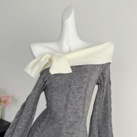 فستان نسائي قصير شتوي مكشوف الكتفين مزين بربطه