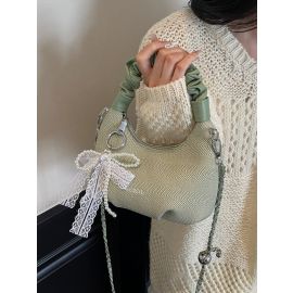 شنطة يد نسائيه مزينه بقلاده 