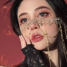 إكسسوارات تغطي الوجه للسيدات