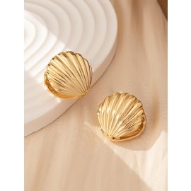 اقراط نسائي بشكل صدفي