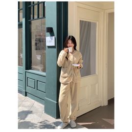 طقم بيجامه نسائي من الصوف الناعم