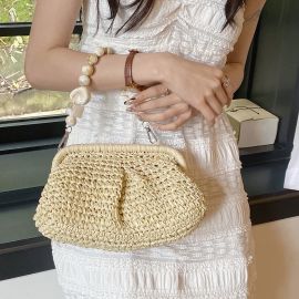 حقيبة نسائيه بمقبض من خرز