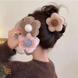 مشبك شعر  على شكل زهرة قطيفة