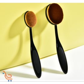 فرشاة لتوزيع كريم اساس للنساء
