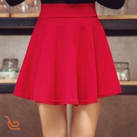 تنورة نسائية قصيرة بكسرات 