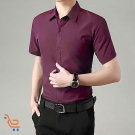 قميص أبيض بأكمام قصيرة للرجال بتصميم ضيق يناسب الجسم