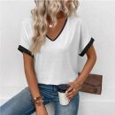 تيشيرت نسائي قصير الأكمام بياقة على شكل حرف V