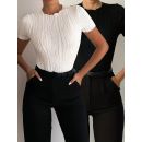 2 قطع تيشرت نسائيه باللون الابيض والاسود