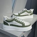 أحذية رياضية تتميز بتهوية جيدة كما أنها مانعة للانزلاق وذات نعل سميك للرجال