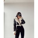 جاكت نسائي جلد مزين بفرو