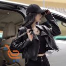 جاكيت نسائي اسود ذات ياقة عالية وخصر مرتفع، سترة جلدية قصيرة للنساء